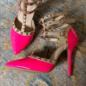 🎉FINAL SALE🎉 Woman’s stud pumps